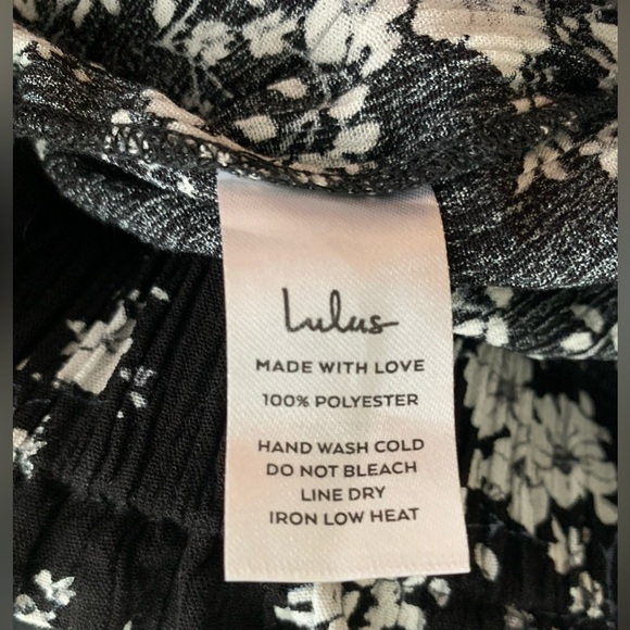 Excellent Condition, Lulus "Loves the Sun Black Floral Print Wide Leg Pant, Sz S - Picture 10 of 13